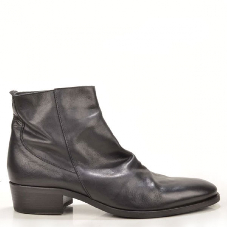 Fiorentini + Baker - Fiorentini+Baker Claus