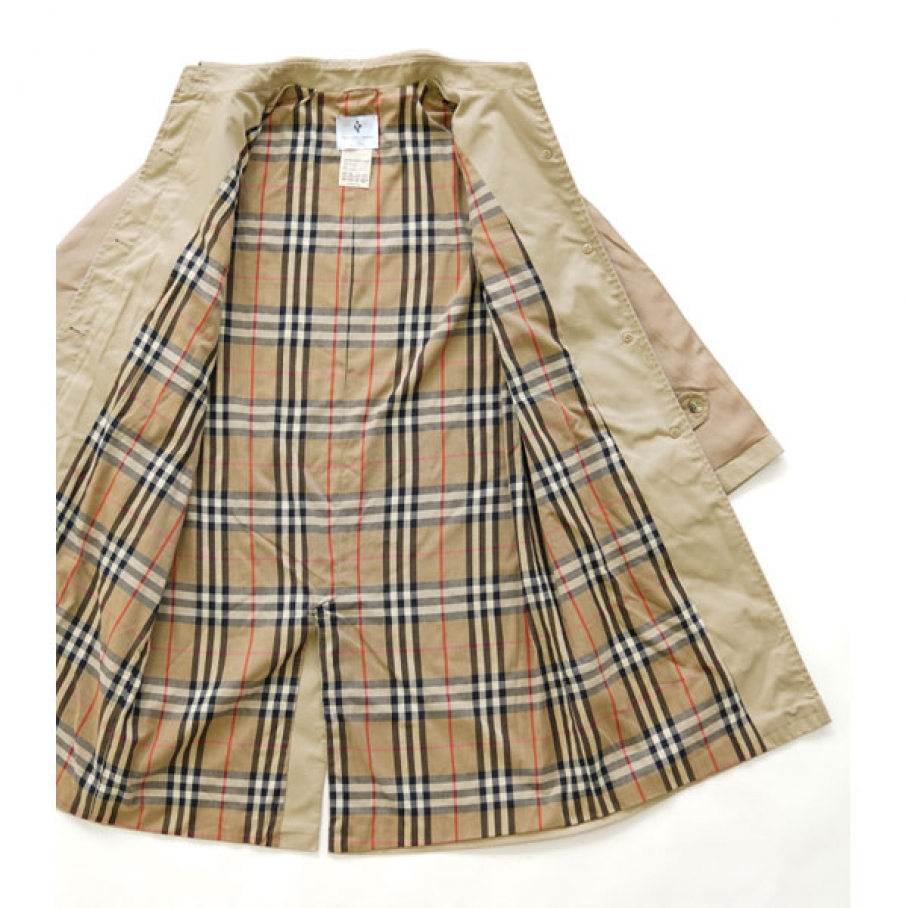 Yekaterina Ivankova - Yekaterina Ivankova trenchcoat